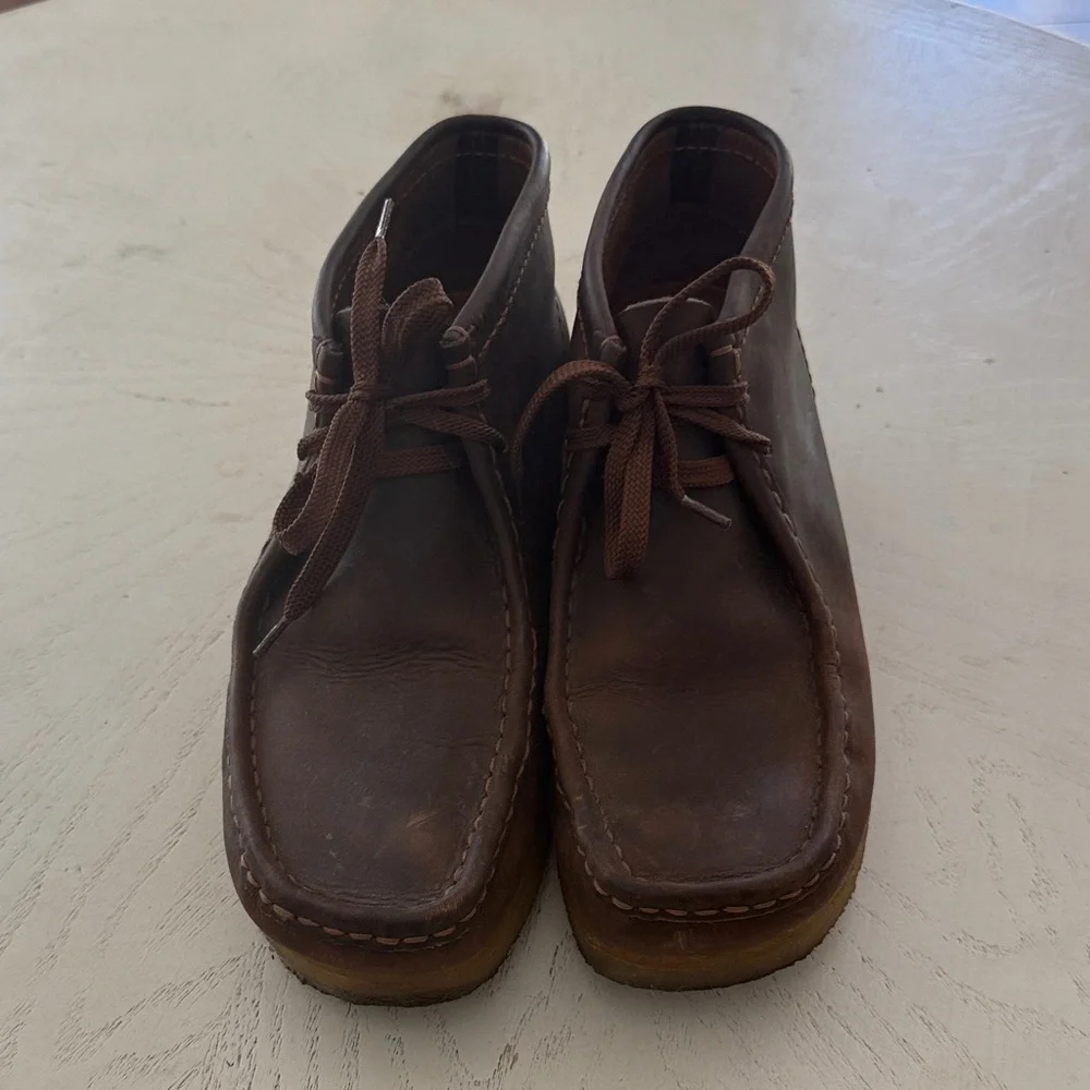 Men's Clarks Brown Leather Wallabe Chukka Boots size 9